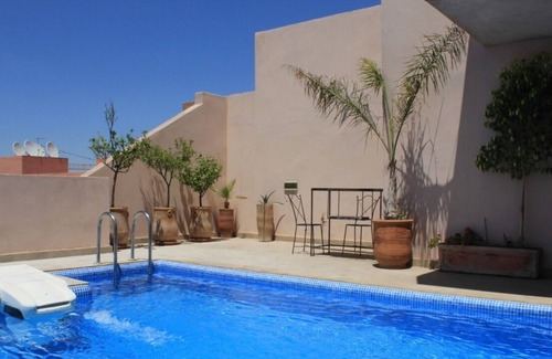Semlalia Apartment | Designer Suite ☆ Center Marrakesh ☆ Private Terrace ☆ Pool ☆ Netflix
