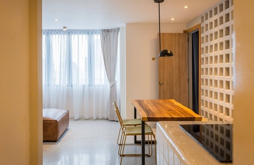 Nana Apartment | Designer 2BR apt w/WiFi, record player, game console in CBD Bangkok
