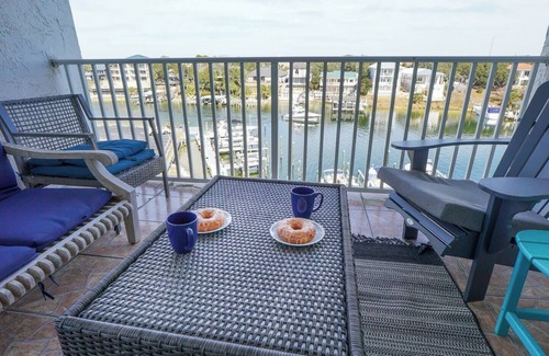 Holiday Isle House | Destin Condo: Pool, Private Beach, Gear Included
