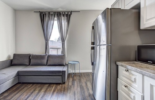 Cote-Des-Neiges—Notre-Dame-De-Grace Apartment | DestinationStays-University of Montreal