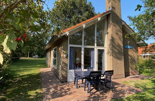 Breezand House | Detached 6 persons vacation home by the sea 2 minutes walk from the beach in Zeeland