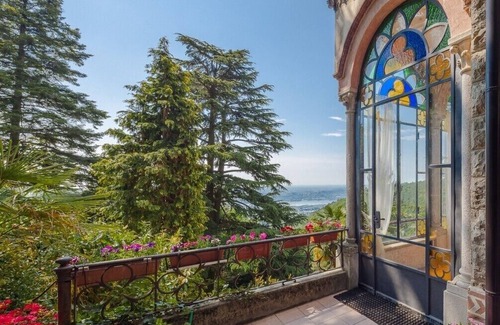 Aggregazione Rionale 4 House | Detached apartment in period villa in century-old park at Sacromonte