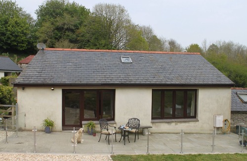 Totnes House | Detached barn in South Hams near to Dartmouth, ideal for guests with dogs.