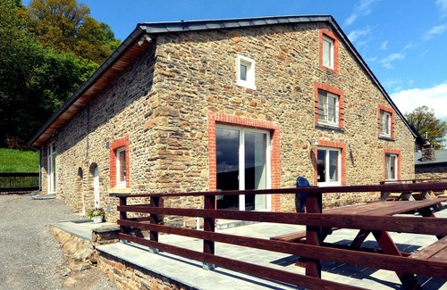 Harre House | Detached, characteristic holiday farmhouse with spacious terrace in the Ardennes