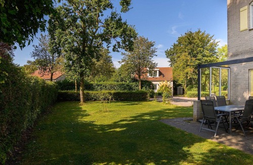 Brouwershaven Cottage | Detached bungalow for 6 persons