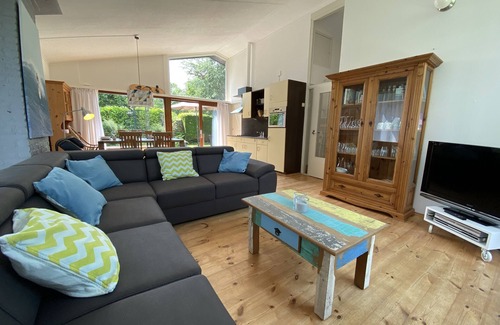 Scharendijke House | Detached bungalow(max 4 adults with 4 children)quiet location.