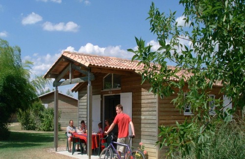 Castelmoron-sur-Lot Ski Chalet | Detached chalet on the banks of the Lot