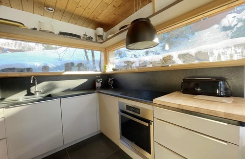 Les Carroz-d'Araches Ski Chalet | Detached chalet for 8, modern decor, near center and lifts, southwest terrace