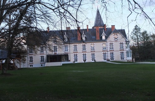 Neuvy-sur-Barangeon Apartment | detached cottage in the castle in Sologne (18)