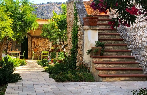 Mattinata Bed & Breakfast | Detached cottage in Mattinata, Gargano