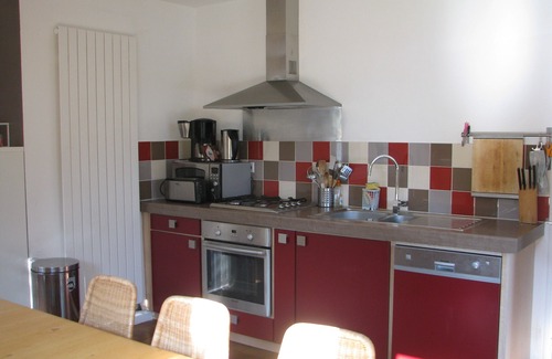 Pleurtuit Cottage | Detached cottage with enclosed green space in a quiet location