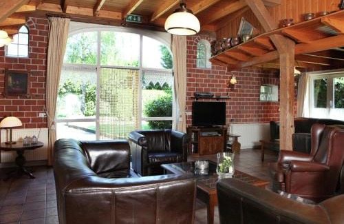 Neede House | Detached farmhouse with play loft