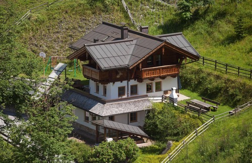 Grossarl House | detached holiday house located forest edge, elevated above Großarl-Valley