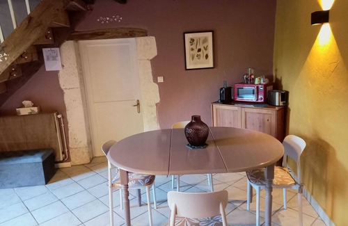 Condat-sur-Trincou House | Detached house in Dordogne, Périgord Vert, swimming pool and fireplace depending on season