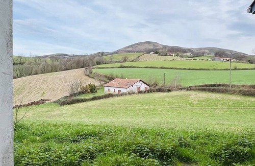 Louhossoa House | Detached house 3 BR, garden, fireplace, sleeps 6 - Louhossoa