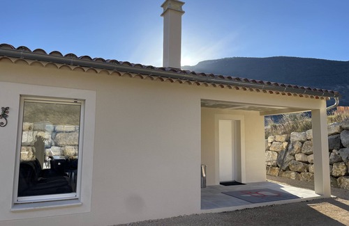 Pierrelongue Villa | Detached house in a quiet, elevated area
