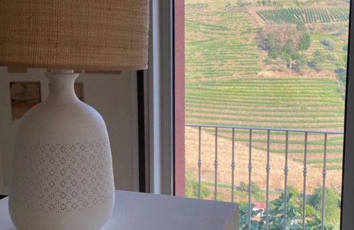 Vila Marim House | Detached house in the Douro with stunning river and mountain views