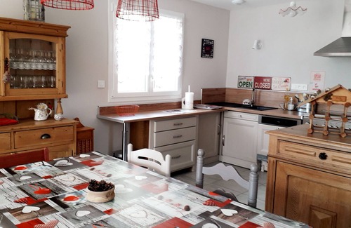 Bellefontaine House | Detached house sleeps 6 3 bedrooms / 2 shower rooms near resorts