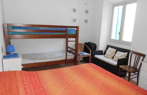 San Priamo House | Detached house with courtyard and terrace, near the sea. Ideal for families.