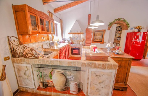 Collicello House | Detached house with private pool, ping pong/table football, soccer field