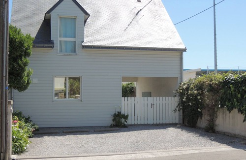Quiberon House | Detached house with south facing terrace, close to beaches and shops