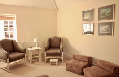 Runnymede Cottage | Detached Luxury Gatehouse in rural surroundings on a small country estate