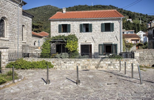 Tivat Villa | Detached Seafront House. 3 Bedrooms, 2 Bathrooms.