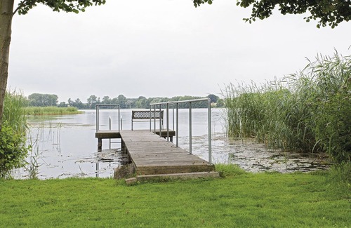 Neu Poserin House | Detached vacation home Grüning directly on the Poseriner See for sole use