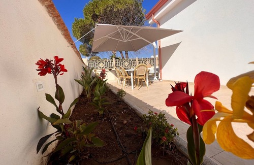 Reitani House | Detached villa a few meters from the sea