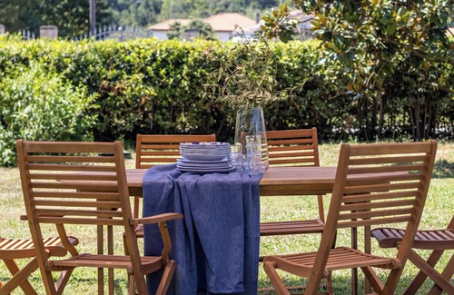Sarzana Villa | Detached villa, ideal for families/groups with garden, pool and tennis.