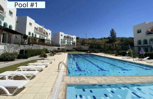 Bahceli Villa | Detached Villa on Complex ~ 4 Pools ~ Gym ~ Tennis ~ Restrnt ~ *Wifi (see notes)