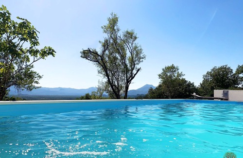 Sestanovac Villa | Detached villa on the mountain next to river Cetina, quiet