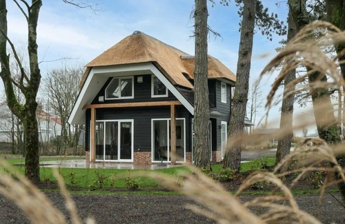 Nunspeet House | Detached villa with 5 bedrooms and 2 bathrooms