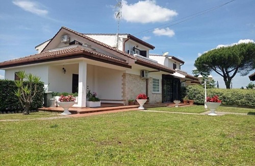 Borghesiana Villa | Detached villa with exclusive garden and jacuzzi