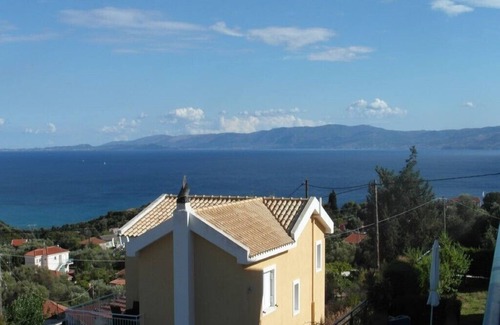 Ratzakli Apartment | Detached Villa with Pool - 1 Bedroom Family apartment: (sleeps 4)