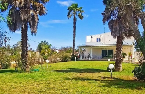 Leverano Apartment | Detached villa with pool 11x5