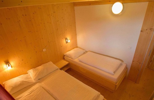 Untergreutschach Ski Chalet | Detached wooden chalet in Bad St. Leonhard / Carinthia with sauna near ski area