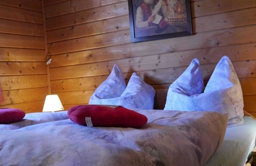Battenhausen House | Detached wooden house with fireplace and large garden near Bad Wildungen