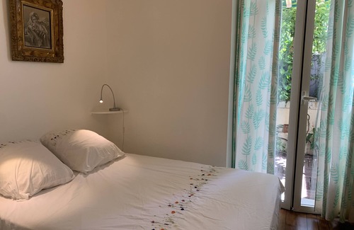 Les Fleurs Apartment | Deux Pièces Meublées Centre de Monaco , en Rez-de-chaussée de Jardin