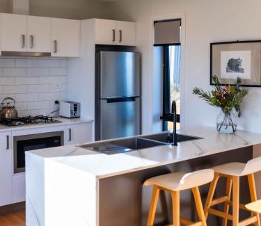 Port Arthur House | Devil's Lair, self-contained eco cabin at McHenry Distillery & Brewery