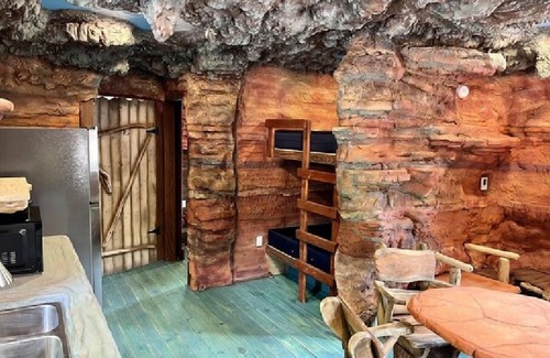 Bayfield Apartment | Devils Island Sea Cave Deluxe #6 on map