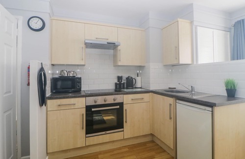 Paignton Cottage | DEVON SEASIDE APARTMENT, family friendly, with pool in Paignton