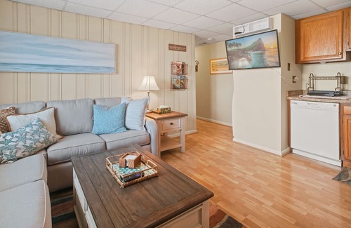 Dewey Beach Condo | DeweyBeach 2BR Ground Floor Condo. Family-Friendly, quiet, clean, walk to beach!