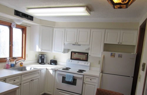 Wading River House | DeWolfe Hall West Apartment with access to LI Sound
