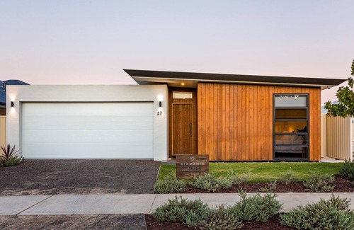 Dunsborough House | "Diamante" a brand new 3 bedroom 2 bathroom house in the heart of Dunsborough!