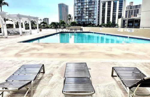 Waikiki Condo | Diamond/Canal/mountain View Cozy condo in amazing Honolulu with AC, fitness room