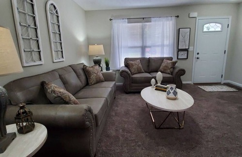 Middletown House | ✪Diamond in the rough✪ 696
