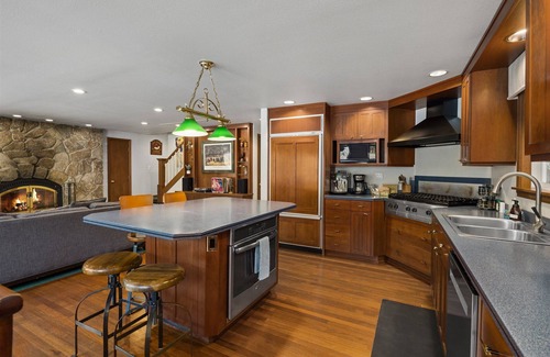 Skykomish Cabin | Diamond on the Sky: Riverfront mountain lodge w/views, fireplace & WiFi