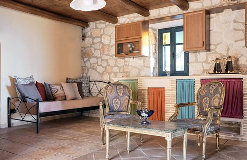 Xirokastello Villa | Diamond Suites