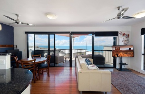 Yeppoon Apartment | Diamond Views, where luxury meets breathtaking views!